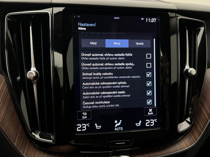 Volvo XC60 T4 MOMENTUM POLESTAR AUT CZ 2.0 Momentum