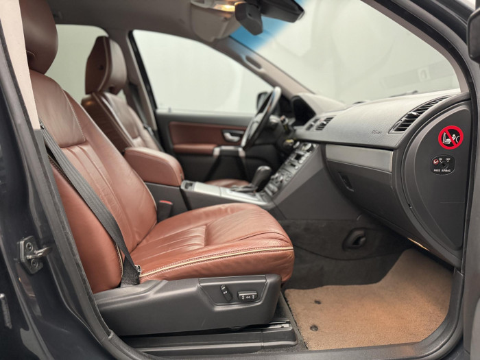 Volvo XC90 D5 AWD SUMMUM AUT 7M CZ 2.4 d Summum