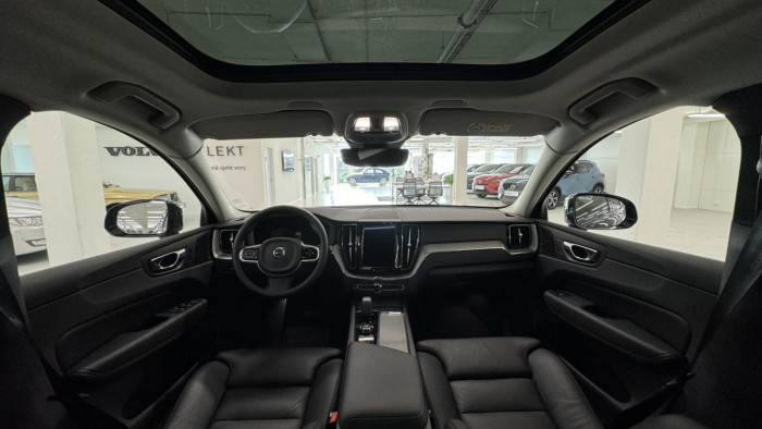 Volvo XC60 B4 AWD ULTIMATE REZERVACE