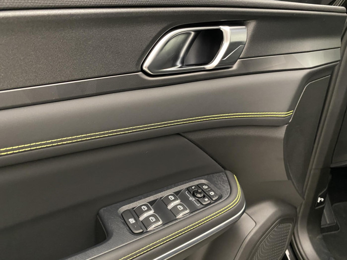 Lynk & Co 01 01 MORE PHEV