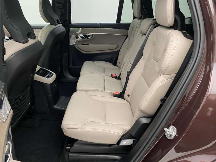 Volvo XC90 T8 AWD RECHARGE REZERVACE