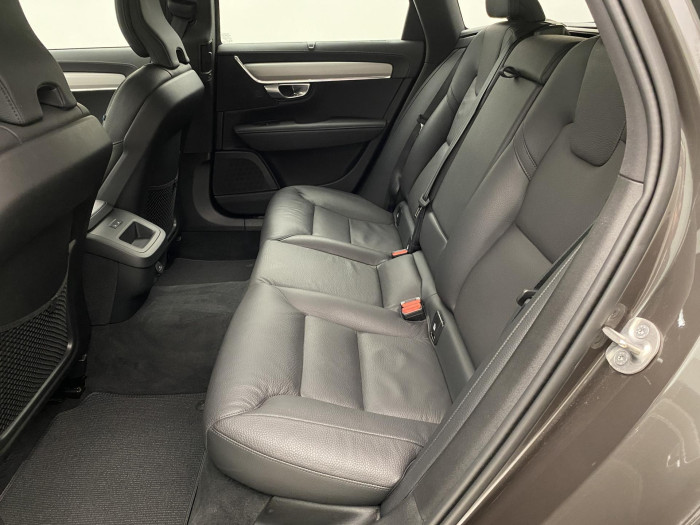 Volvo V90 CC B4 AWD BRIGHT REZERVACE 2.0 CC CC