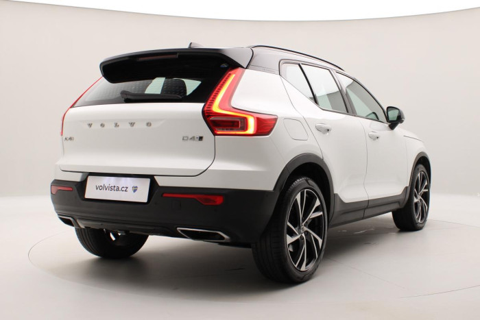Volvo XC40 D4 AWD R-DESIGN REZERVACE 2.0 d