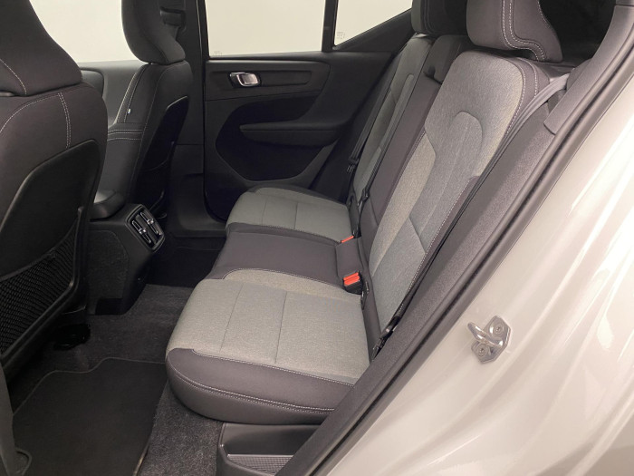 Volvo XC40 B4 MOMENTUM AUT CZ 2.0 Momentum