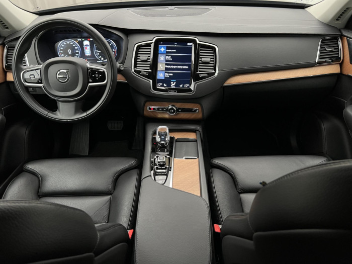 Volvo XC90 B5 AWD INSCRIPTION 7MÍSTNÁ AUT
