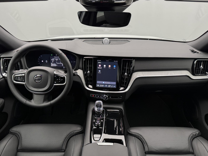 Volvo V60 T6 AWD Plug-in DARK ULTRA