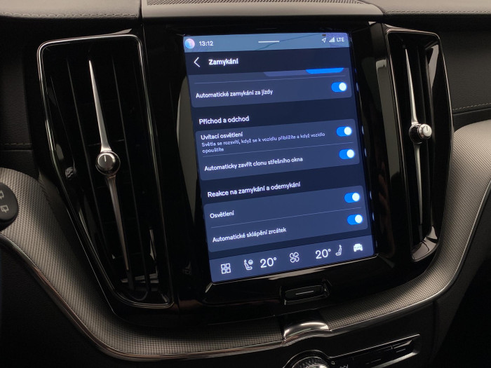 Volvo XC60 B5 AWD DARK ULTIMATE AUT CZ