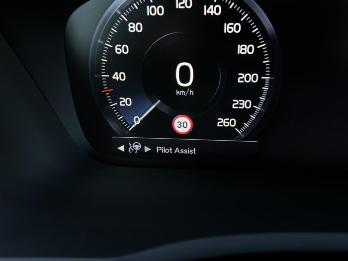 Volvo XC90 T8 AWD R-DESIGN 7MÍSTNÁ Aut