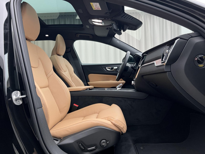 Volvo V60 B4 DARK ULTRA AUT