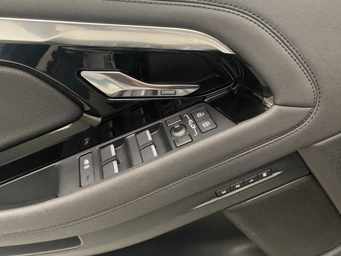 Land Rover Range Rover Evoque P200 R-DYNAMIC REZERVACE 2.0 Dynamic