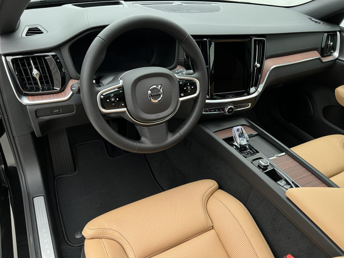 Volvo V60 B4 DARK ULTRA AUT