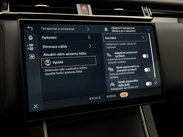 Land Rover Range Rover Velar D300 DYNAMIC SE AWD Aut 3.0 d Dynamic SE