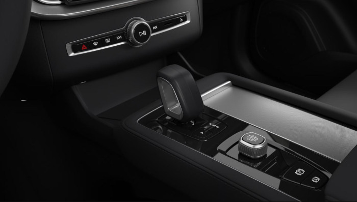 Volvo XC90 T8 AWD RECHARGE CORE 7míst AUT