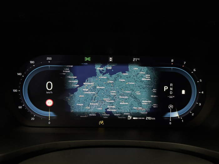 Volvo V60 B4 PLUS DARK 1.maj