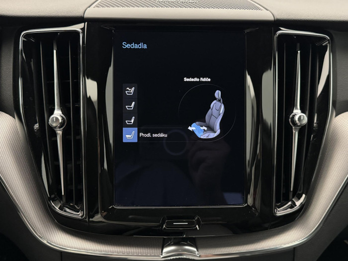 Volvo XC60 B5 AWD R-DESIGN AUT