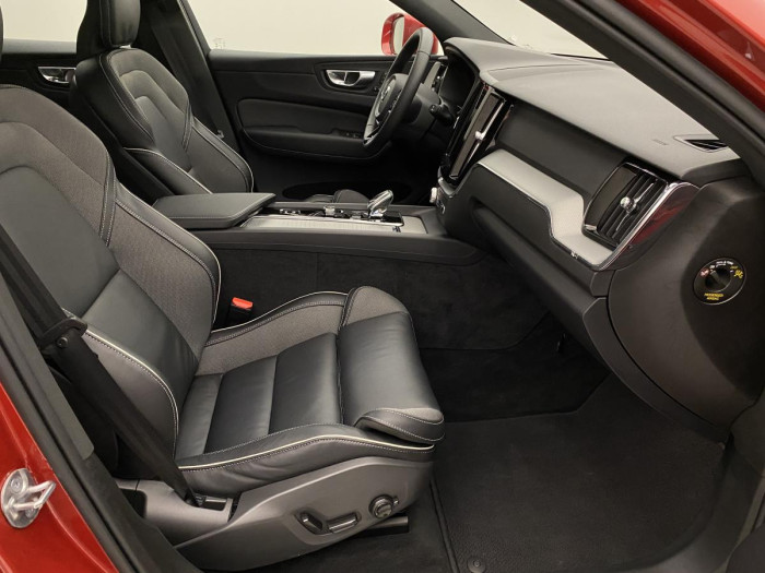 Volvo XC60 B4 PLUS BRIGHT AUT REZERVACE 2.0 Plus