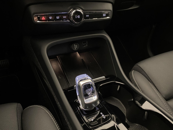 Volvo XC40 B4 AWD INSCRIPTION AUT CZ