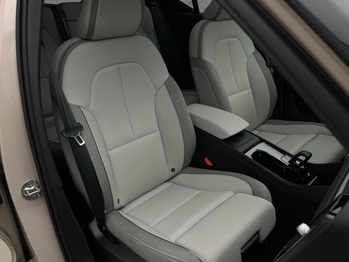 Volvo EX40 ULTRA SINGLE MOTOR EXT. RANGE