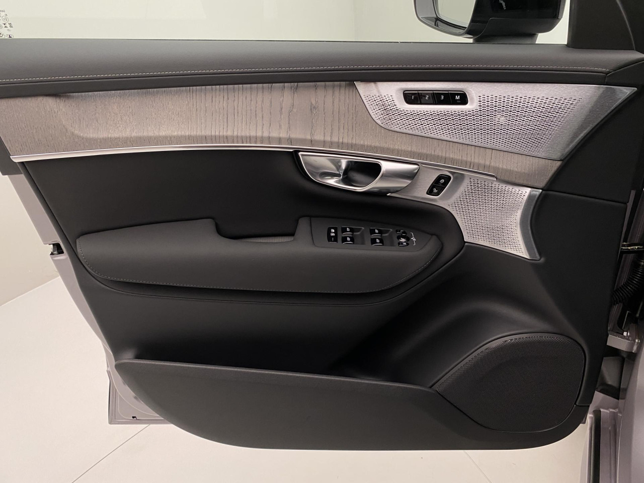 Volvo XC90 T8 AWD RECHARGE DARK ULTRA 7