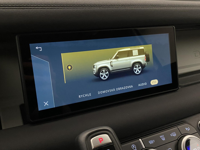 Land Rover Defender D250 SE AWD AUT REZERVACE 3.0 d SE