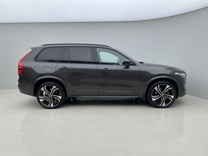 Volvo XC90 B5 AWD ULT. DARK 7MÍSTNÁ Aut