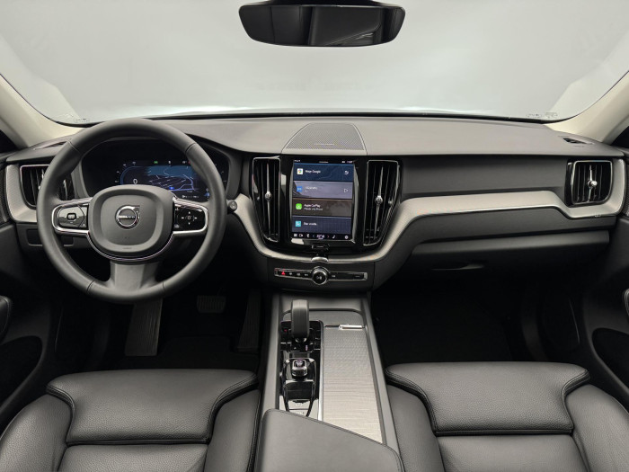 Volvo XC60 B4 AWD PLUS DARK AUT 1.maj