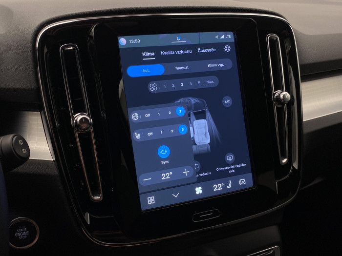 Volvo XC40 B3 DARK PLUS AUT CZ