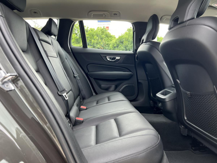 Volvo V60 CROSS COUNTRY B4 AWD Aut 1.maj
