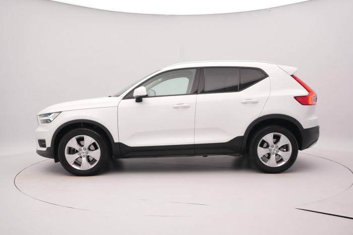 Volvo XC40 B4 MOMENTUM AUT CZ 2.0 Momentum