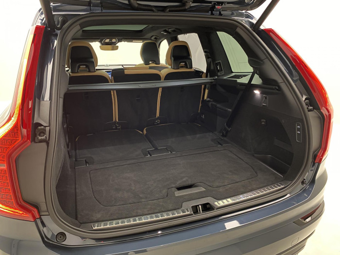 Volvo XC90 T8 AWD ULTRA DARK AUT CZ 7m