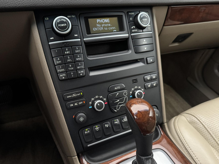 Volvo XC90 D5 AWD EXECUTIVE AUT 7 míst 2.4 d Executive