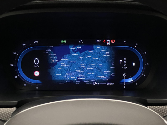 Volvo V90 CC B4 AWD PLUS AUT CZ 1.maj