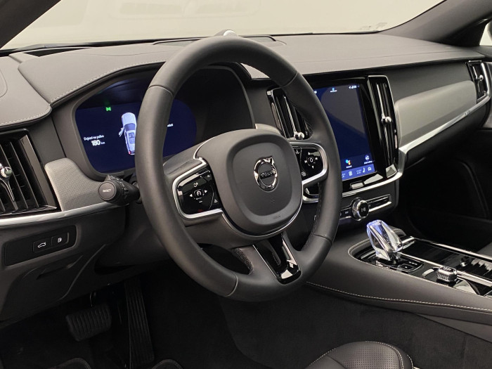 Volvo V90 T6 AWD PLUG-IN DARK ULTRA