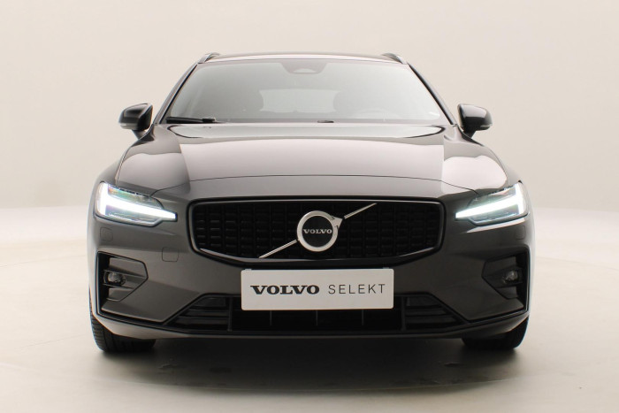 Volvo V60 B4 PLUS DARK AUT REZERVACE