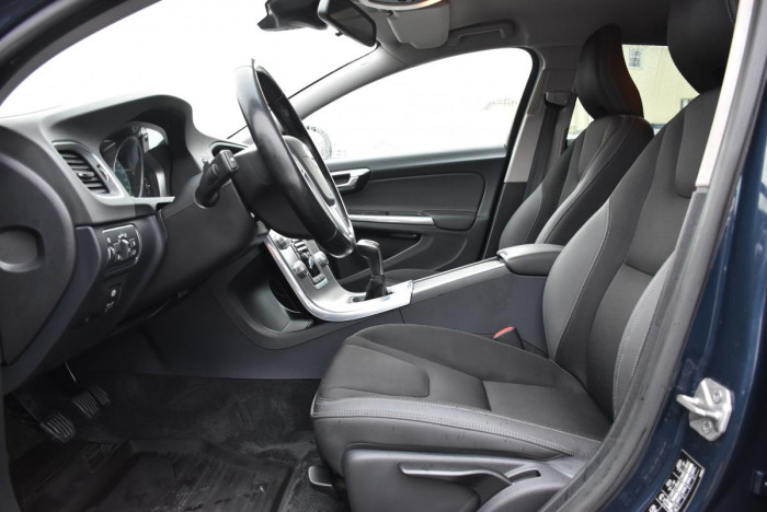 Volvo V60 D4 MOMENTUM REZERVACE 2.0 d Momentum