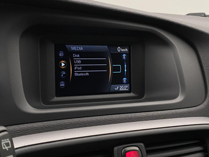 Volvo V40 T2 NEZÁVISLÉ TOPENÍ REZERVACE