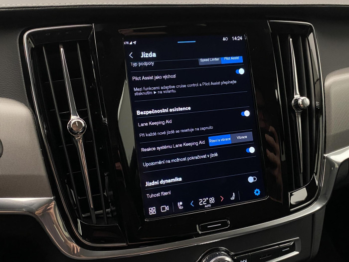 Volvo V90 CC B4 AWD BRIGHT REZERVACE 2.0 CC CC