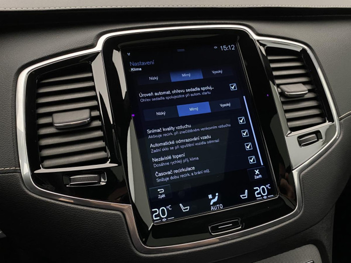 Volvo XC90 D5 AWD R-DESIGN AUT REZERVACE 2.0 d