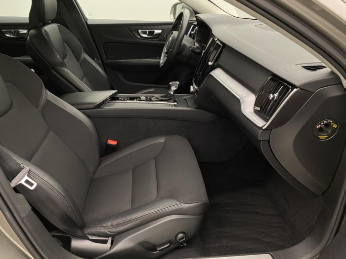 Volvo V60 D4 MOMENTUM AUT REZERVACE 2.0 d Momentum