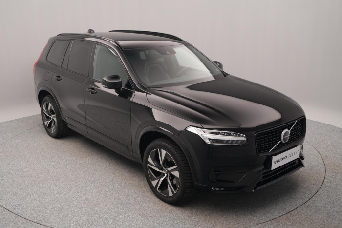 Volvo XC90 B5 AWD R-DESIGN REZERVACE