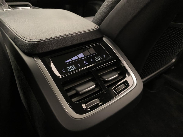 Volvo XC90 D5 AWD MOMENTUM AUT REZERVACE 2.0 d Momentum