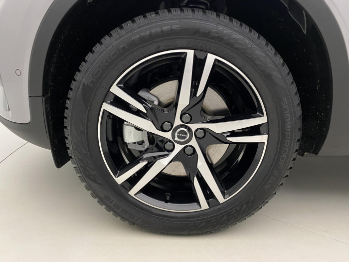 Volvo XC40 B3 AUT DARK PLUS
