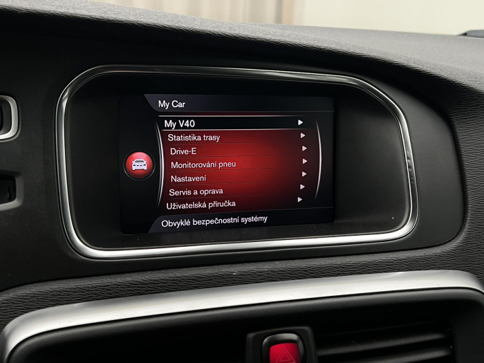 Volvo V40 D3 MOMENTUM AUT CZ 2.0 d Momentum