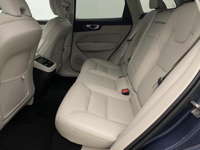 Volvo XC60 B4 AWD DARK PLUS AUT CZ