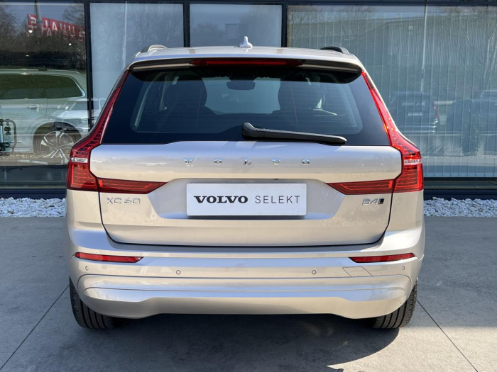 Volvo XC60 B4 AWD CORE Aut 1.maj.