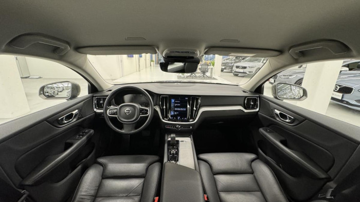 Volvo V60 CROSS COUNTRY B4 REZERVACE