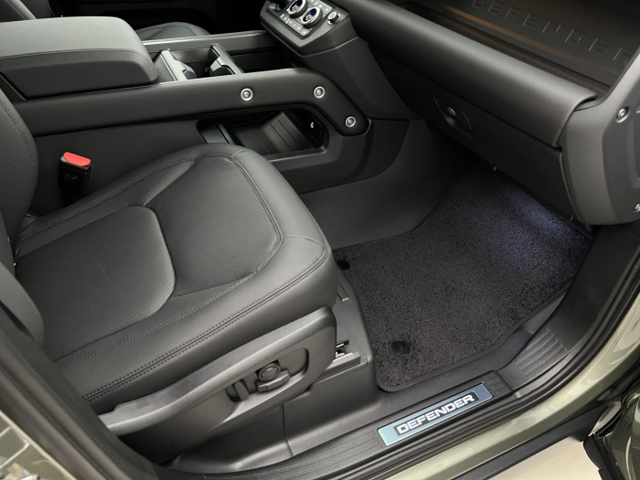 Land Rover Defender 110 D300 X-DYNAMIC SE AWD AUT 3.0 d Dynamic SE