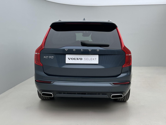 Volvo XC90 B5 AWD R-DESIGN 7MÍSTNÁ Aut