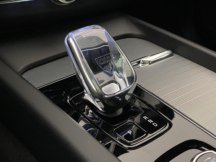 Volvo XC60 T6 AWD PLUG-IN DARK PLUS CZ