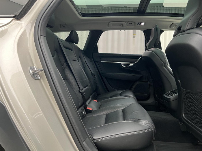 Volvo V90 CC D5 AWD PRO AUT CZ 2.0 d CC CC